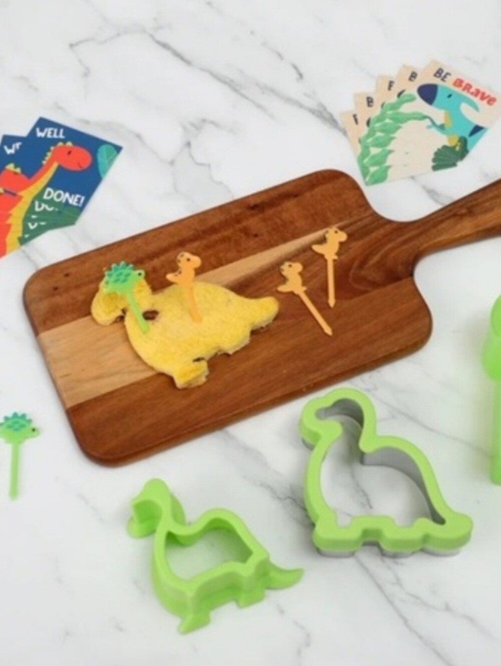 CWC Dinosaur 19-Piece Sandwich Cutter Lunch Set - Picture 4 of 9